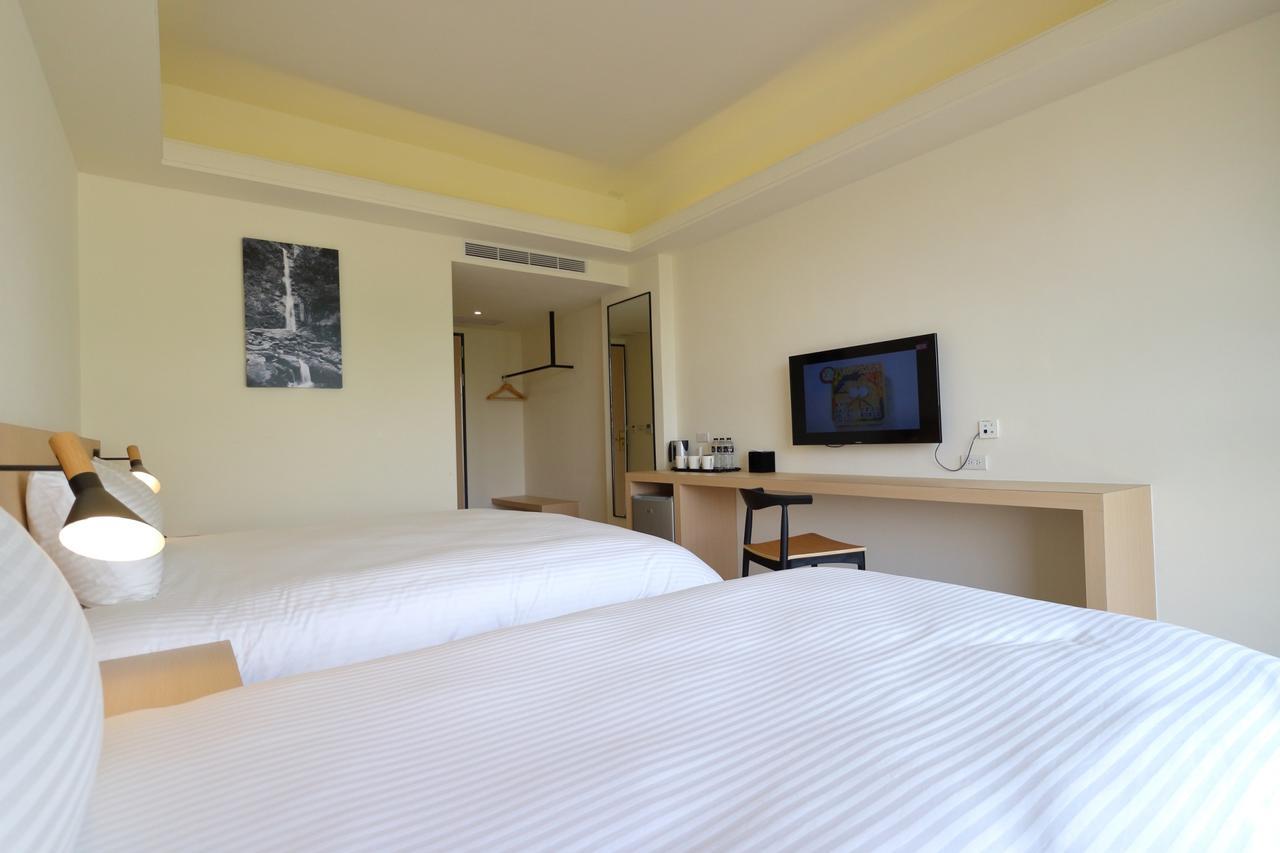 Ket Hotel Yuli Exterior foto